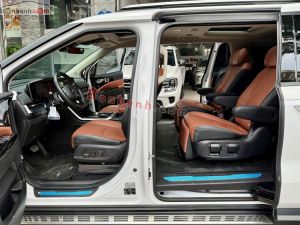 Xe Kia Carnival Signature 2.2D 2024