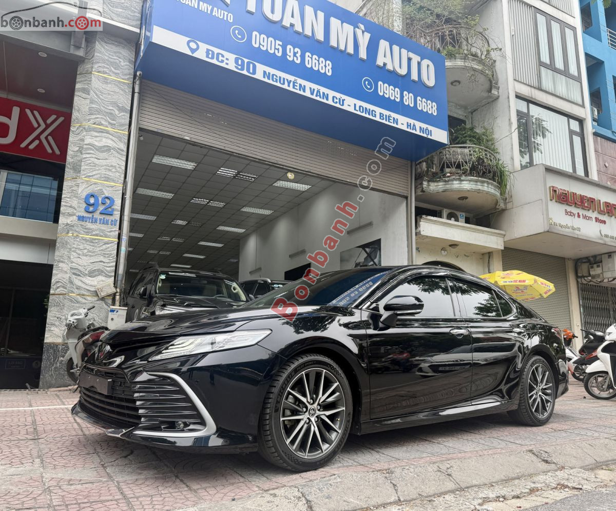 Toyota Camry 2.5Q 2022