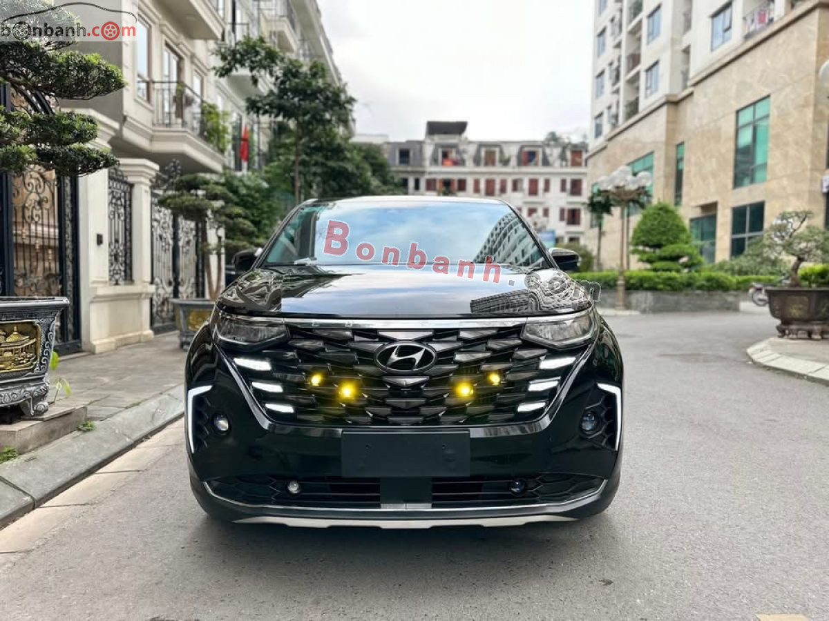 Hyundai Custin Cao Cấp 2.0T 2023