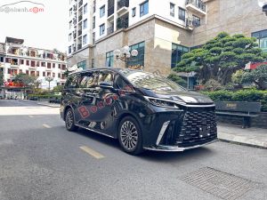 Xe Lexus LM 500h 2025