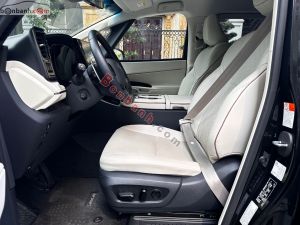 Xe Lexus LM 500h 2025