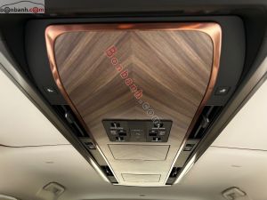 Xe Lexus LM 500h 2025