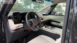 Xe Lexus LM 500h 2025