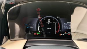 Xe Lexus LM 500h 2025