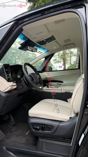 Xe Lexus LM 500h 2025