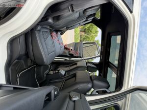 Xe Ford Everest Titanium Plus 2.0L 4x4 AT 2025
